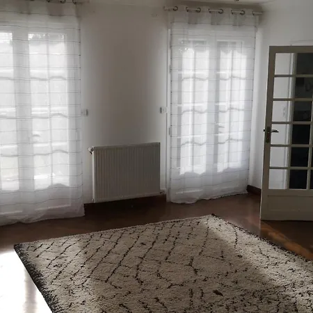 1er Etage D'une Grande Maison