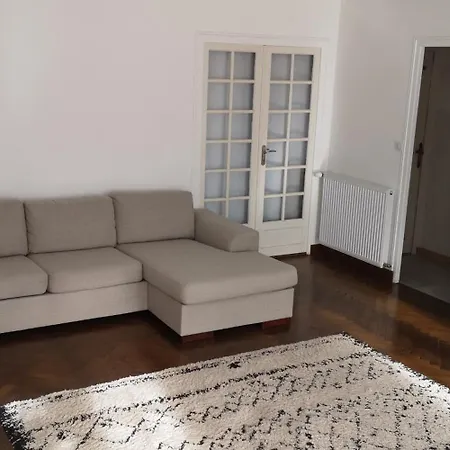 1er Etage D'une Grande Maison Rochefort