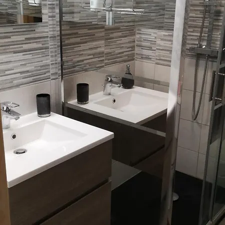 1er Etage D'une Grande Maison Szálloda *