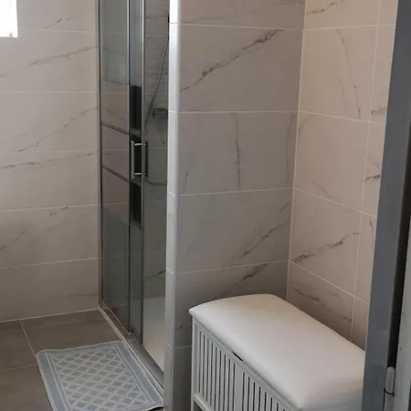 1er Etage D'une Grande Maison Szálloda Rochefort
